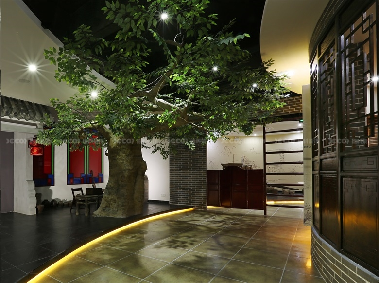 企業(yè)展館裝修中,如何處理展品的陳列和展示方式?